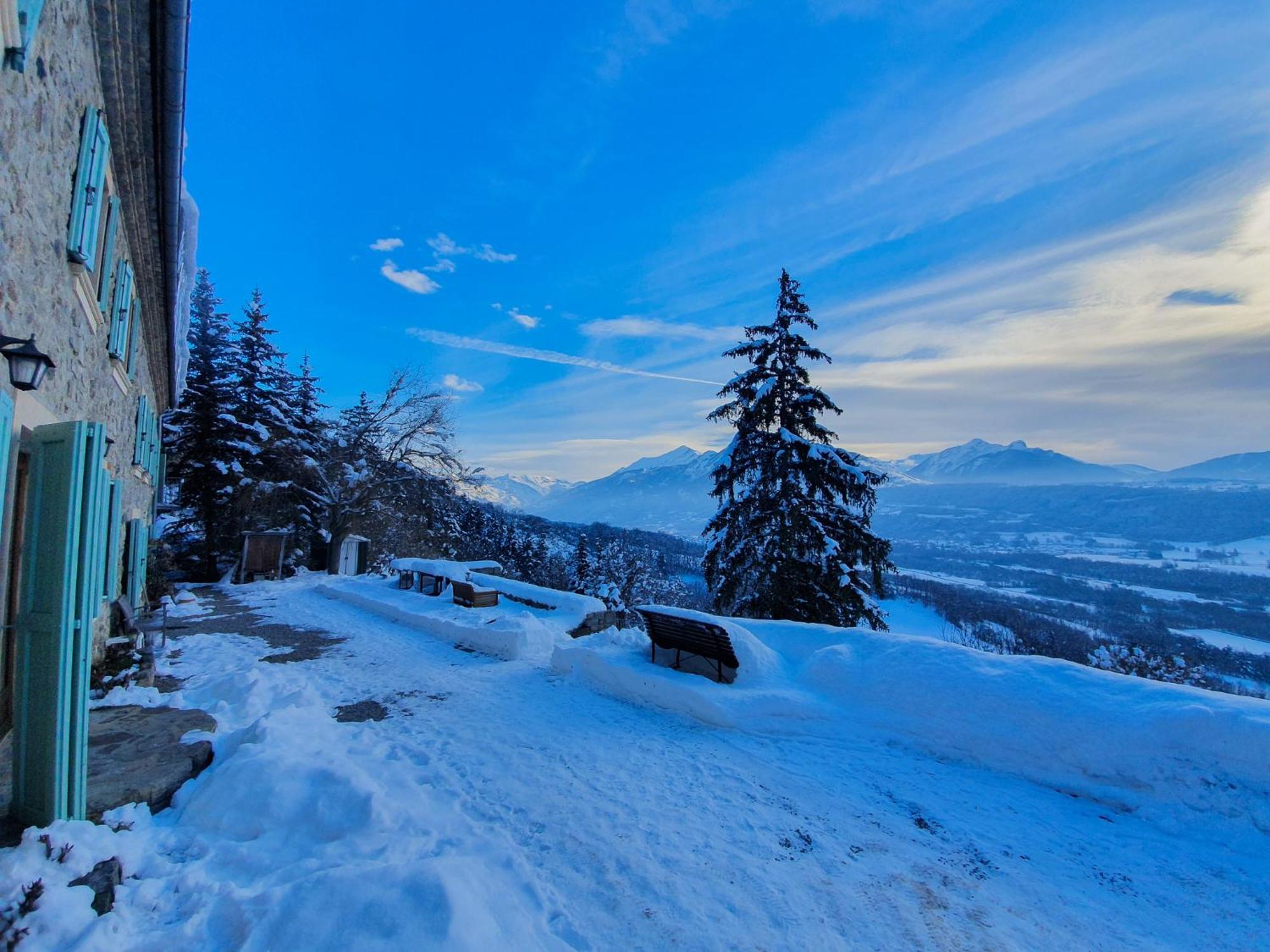 Lerefugedetiti Villa Buissard Bagian luar foto
